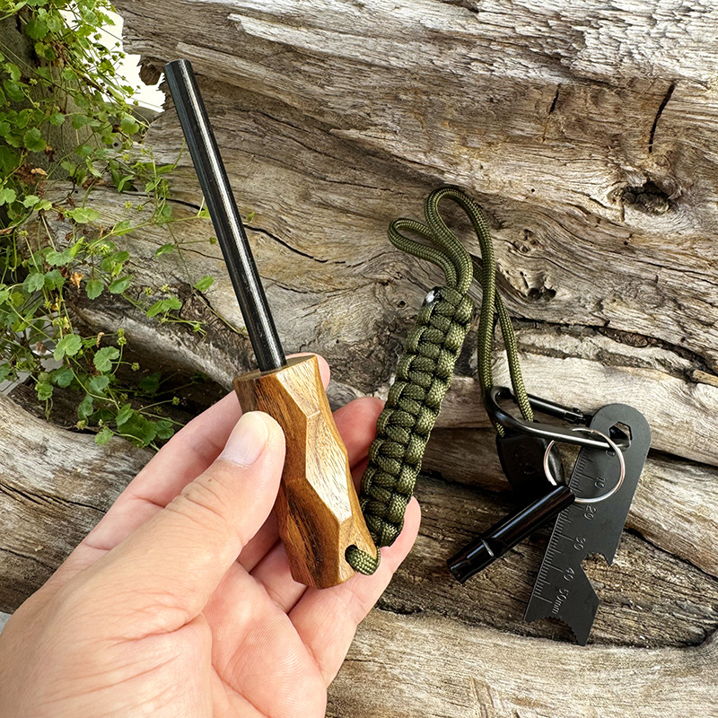 New Outdoor Flint Fire Starter - Magnesium Fire Starter recensione e prezzo